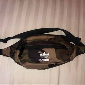 Adidas unisex army fanny pack